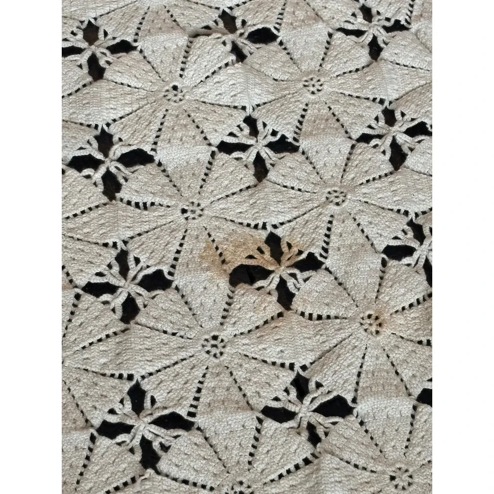 Vintage Handmade Crochet Lace Bedspread Boho Floral Starburst Fringe Cream 85x78